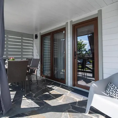 Jelonek - Ogrzewane, Klimatyzowane, Balia-jacuzzi * Władysławowo