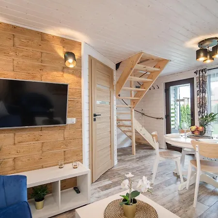 Jelonek - Ogrzewane, Klimatyzowane, Balia-jacuzzi Lodge *